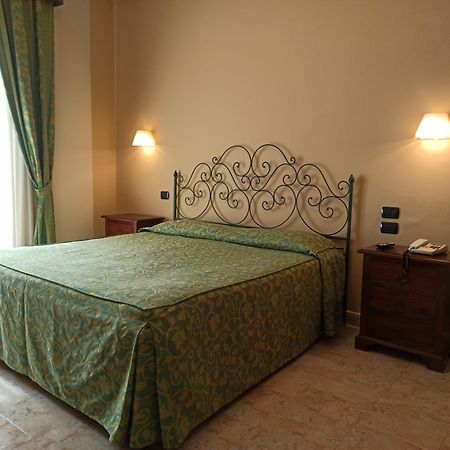 Hotel Primavera Dell'Etna Zafferana Etnea Exteriör bild