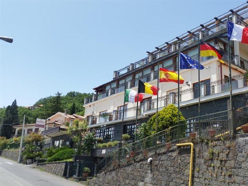 Hotel Primavera Dell'Etna Zafferana Etnea Exteriör bild