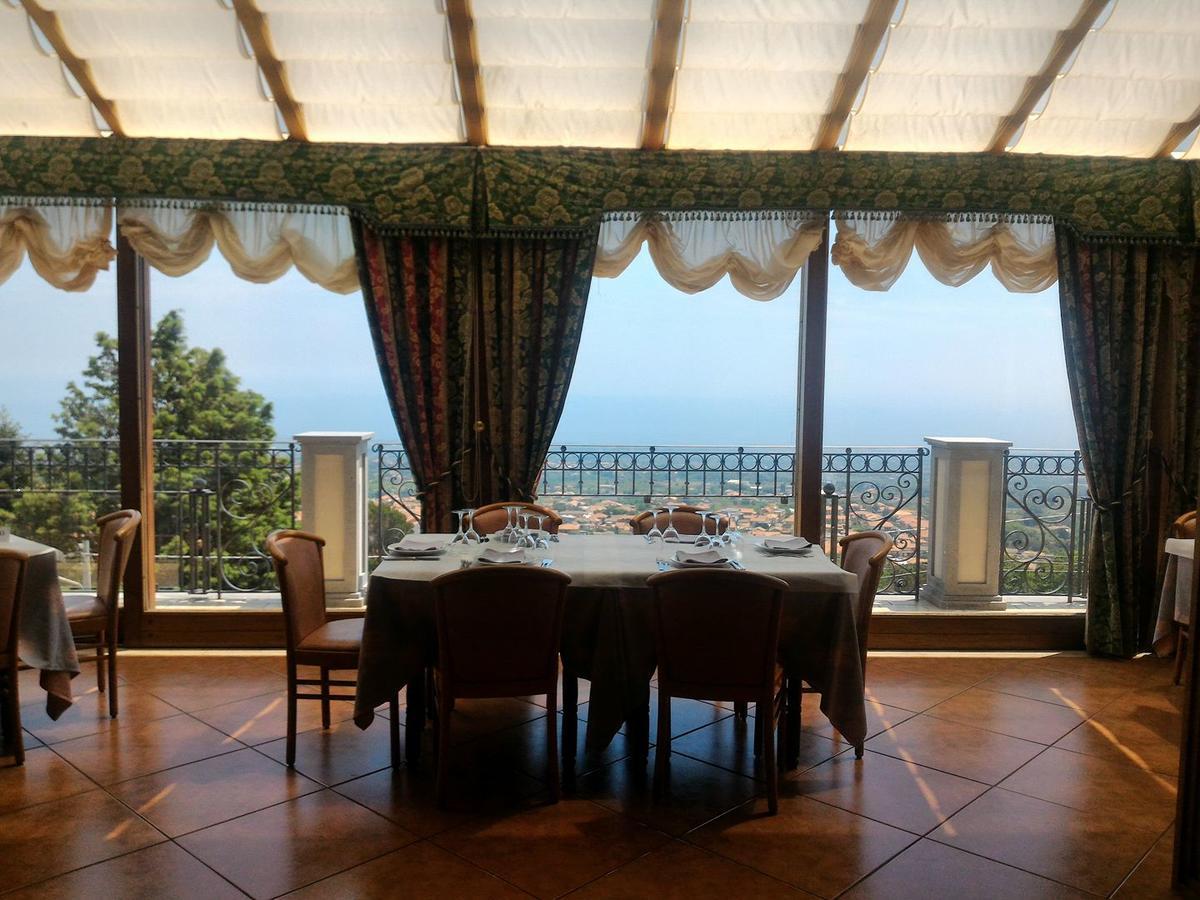 Hotel Primavera Dell'Etna Zafferana Etnea Exteriör bild