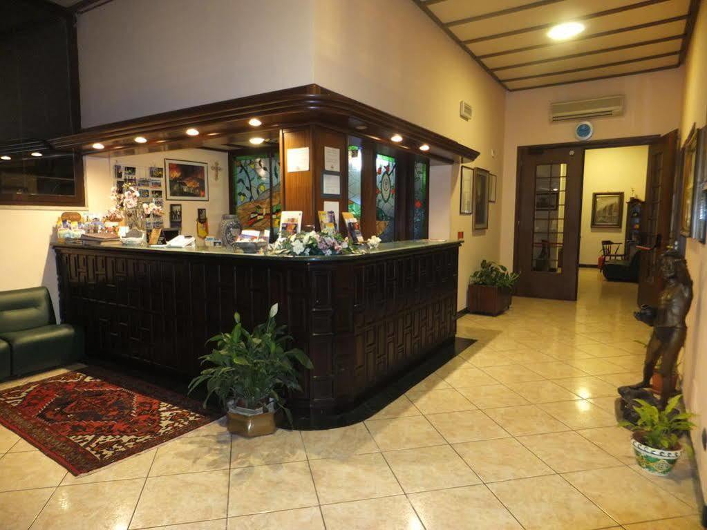 Hotel Primavera Dell'Etna Zafferana Etnea Exteriör bild