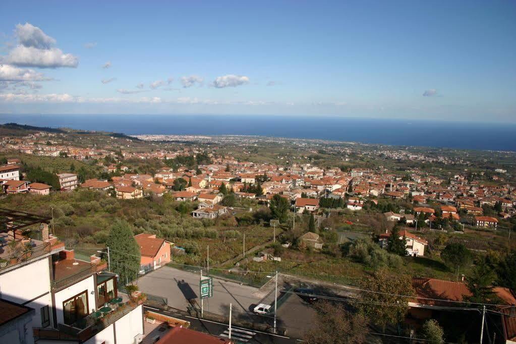 Hotel Primavera Dell'Etna Zafferana Etnea Exteriör bild