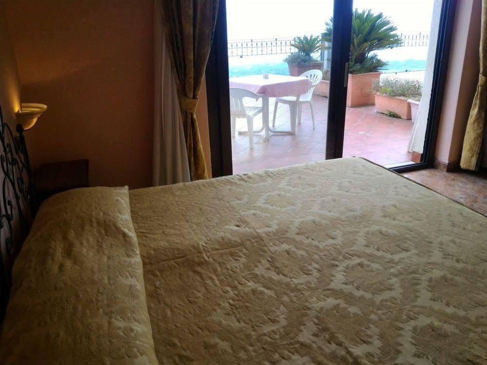Hotel Primavera Dell'Etna Zafferana Etnea Exteriör bild